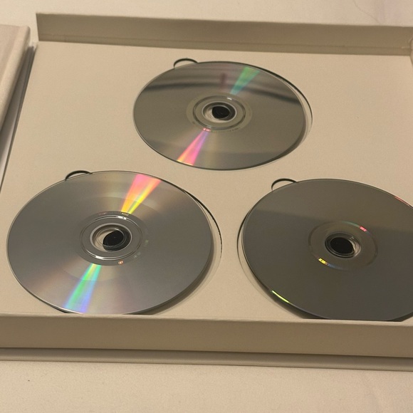 EAGLES Hotel California: 40th ANNIVERSARY DXEdition 2 CDs 1 Blu-ray Posters Book - Picture 6 of 9